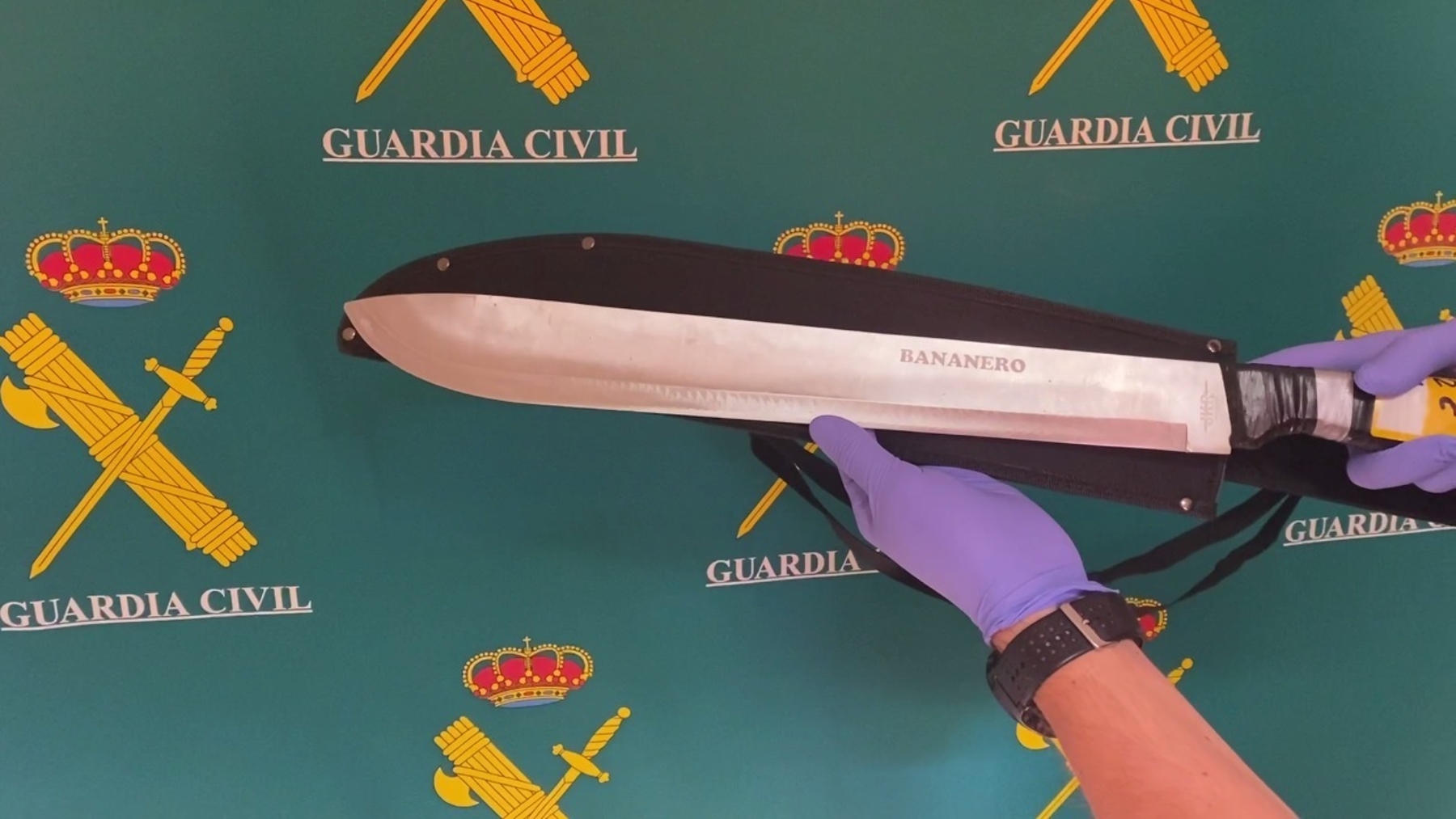 Machete intervenido por la Guardia Civil.