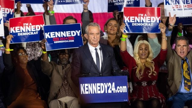 Robert F. Kennedy, en un acto de su campaña a las primarias