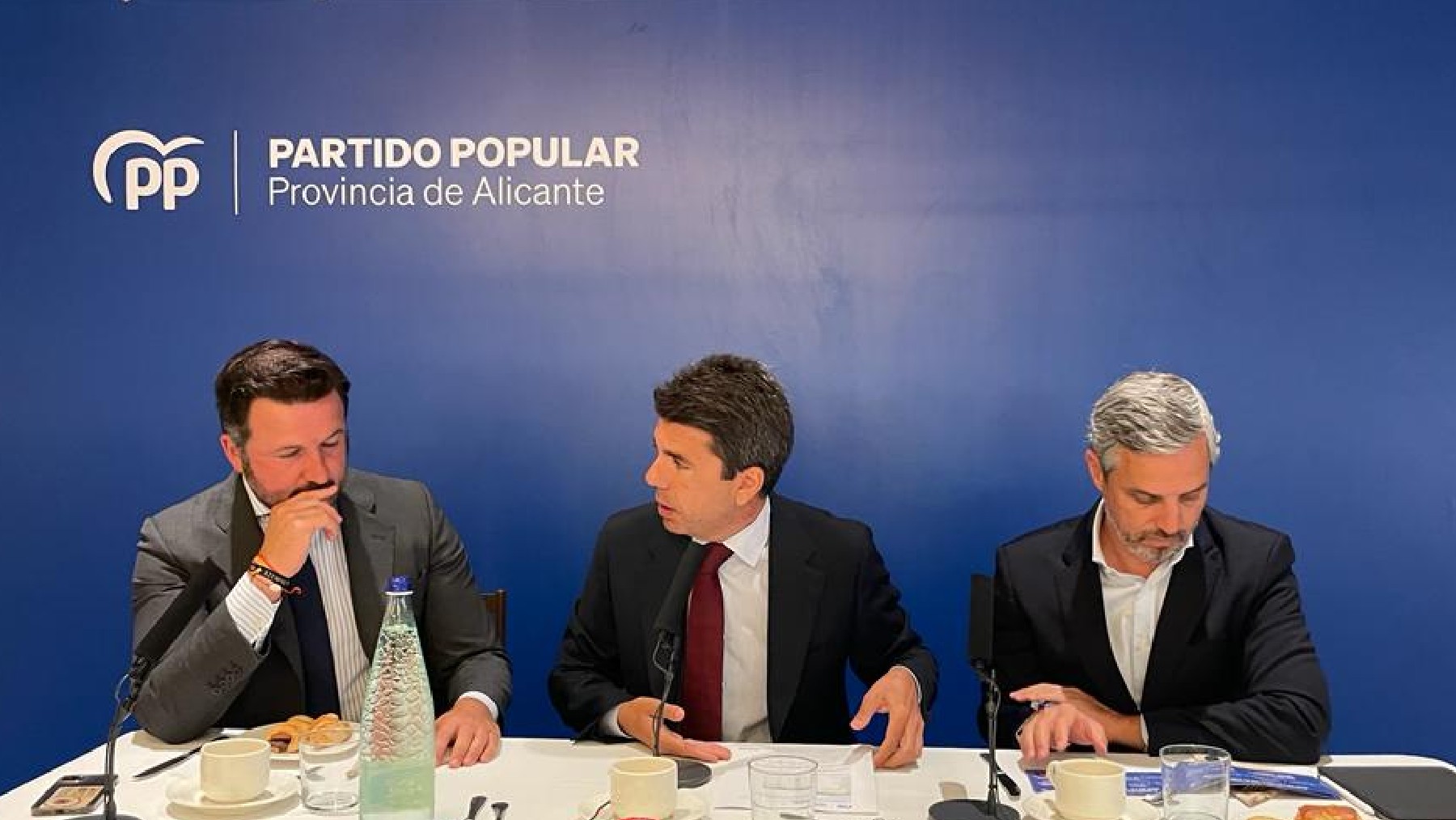 De izquierda a derecha del lector: Pablo Ruz, Carlos Mazón y Juan Bravo, este miércoles, en Elche.