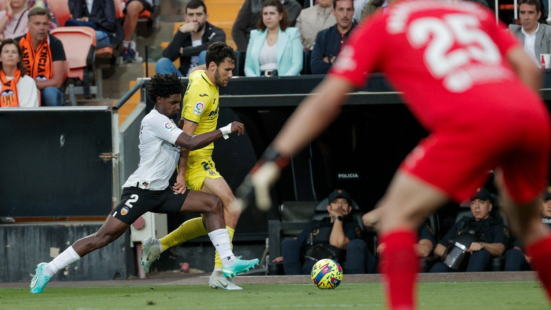 Valencia y Villarreal empataron a uno en Mestalla (EFE)