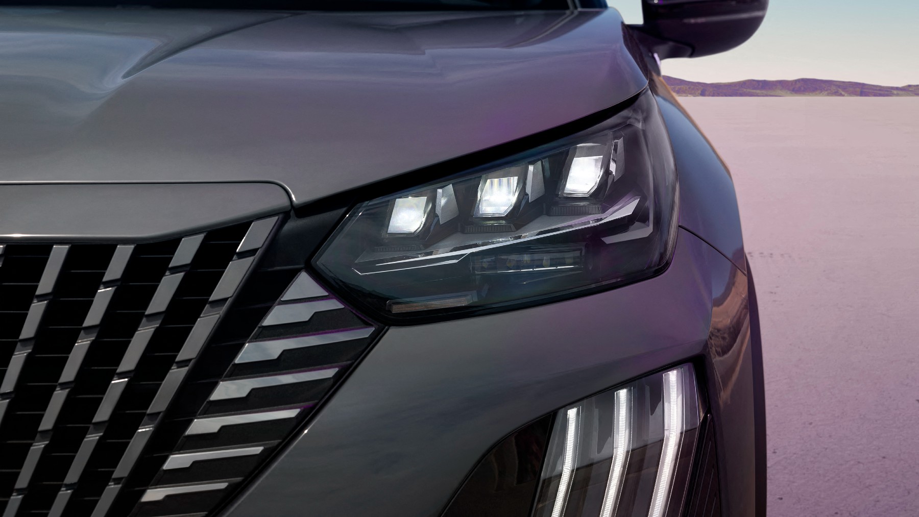 El Peugeot 2008 tiene una firma lumínica con faros Full LED