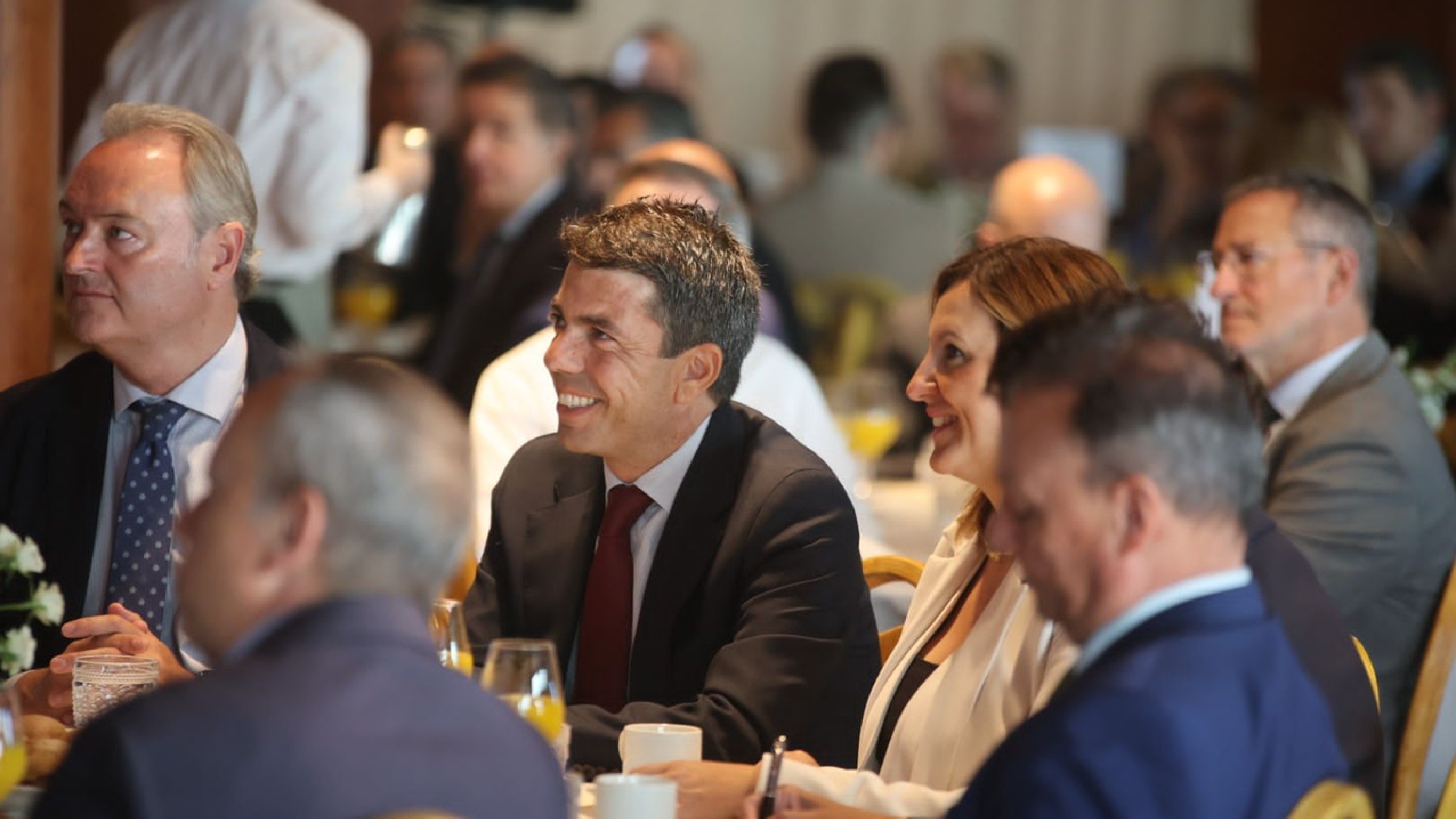 Carlos Mazón, en el centro, entre Alberto Fabra y María José Catalá.