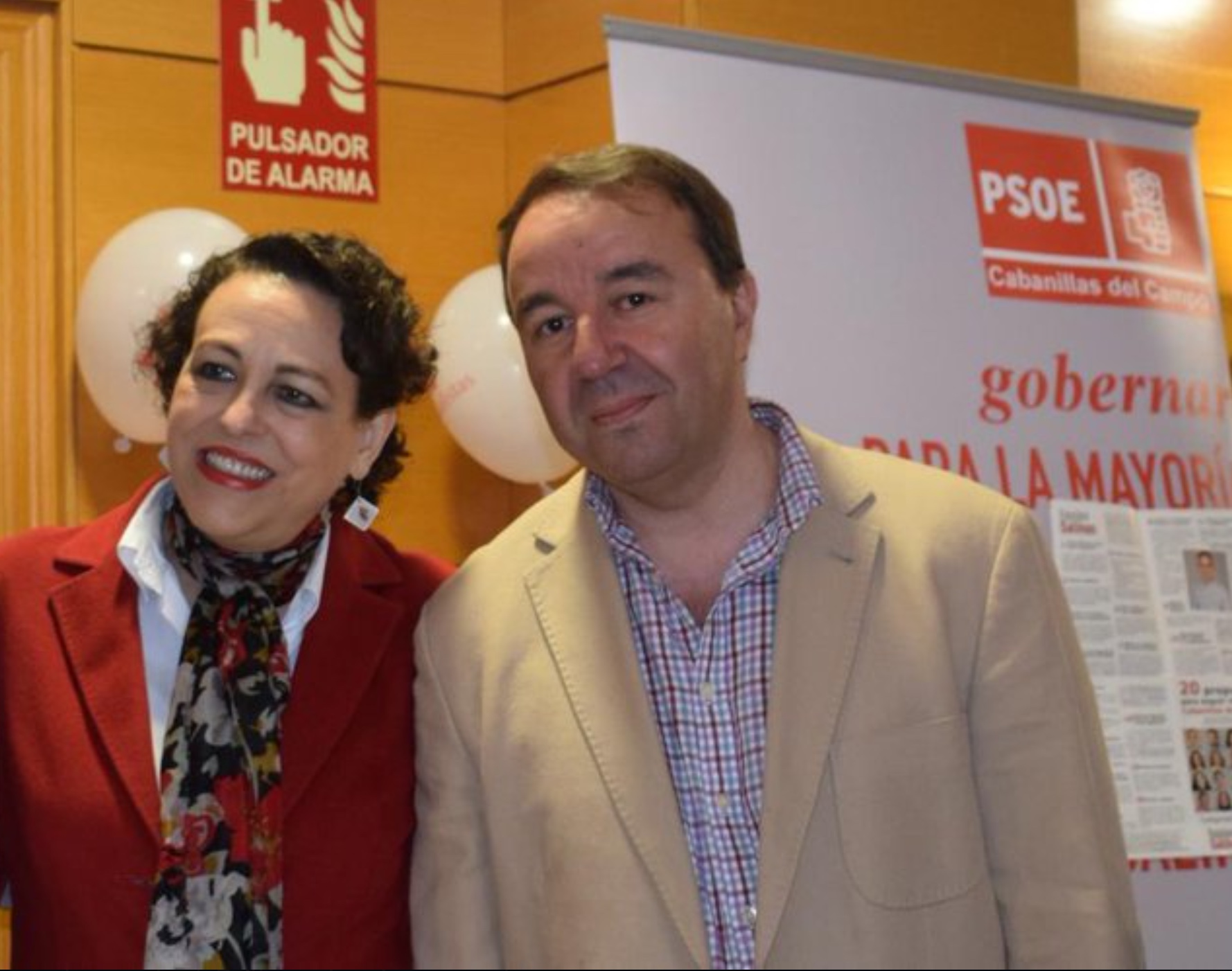 El ex director de gestión del hospital de Guadalajara y actual diputado nacional del PSOE, Aurelio Zapata, junto a la ex ministra socialista Magdalena Valerio