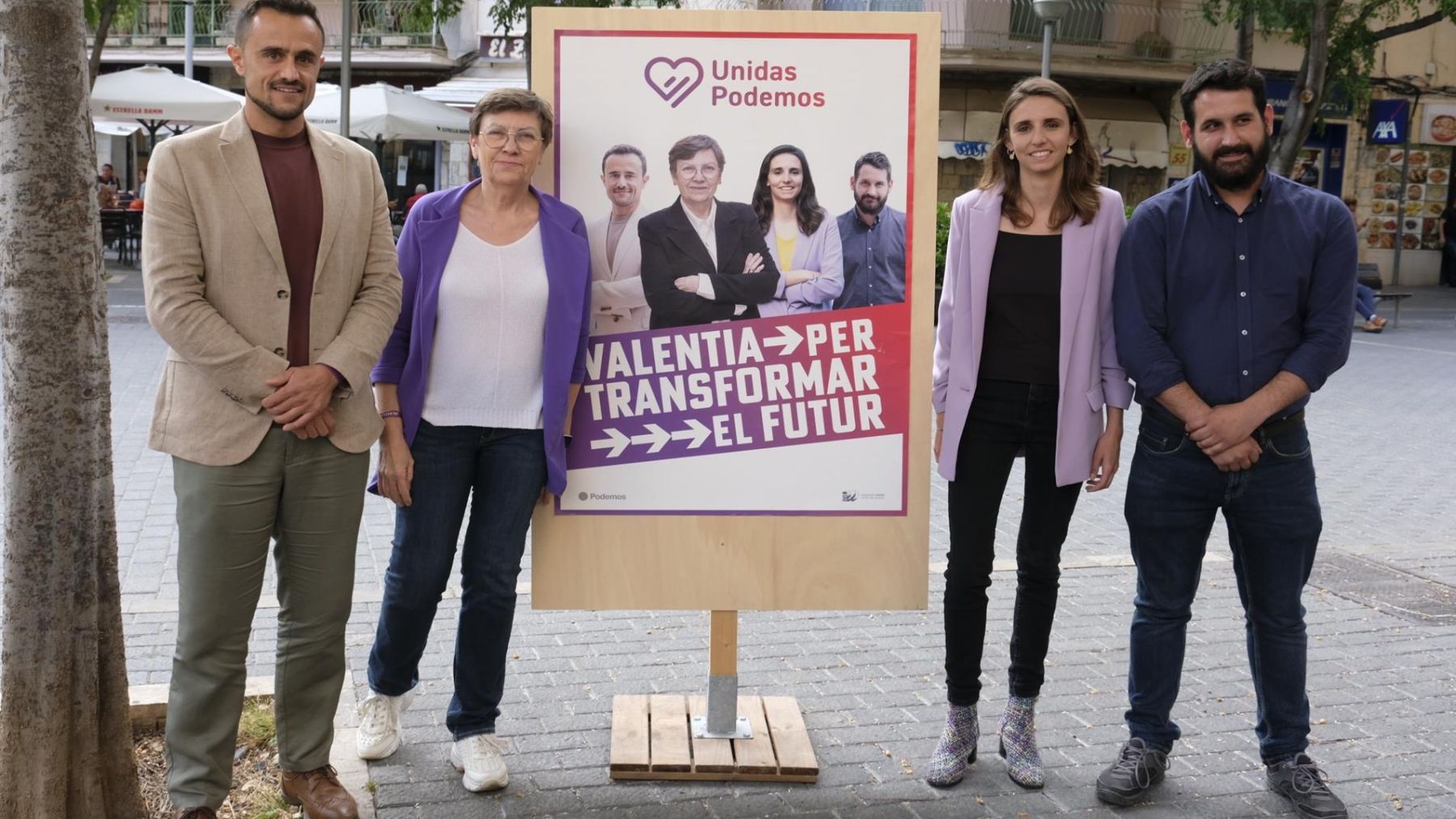 Los candidatos de Podemos en el inicio de campaña.