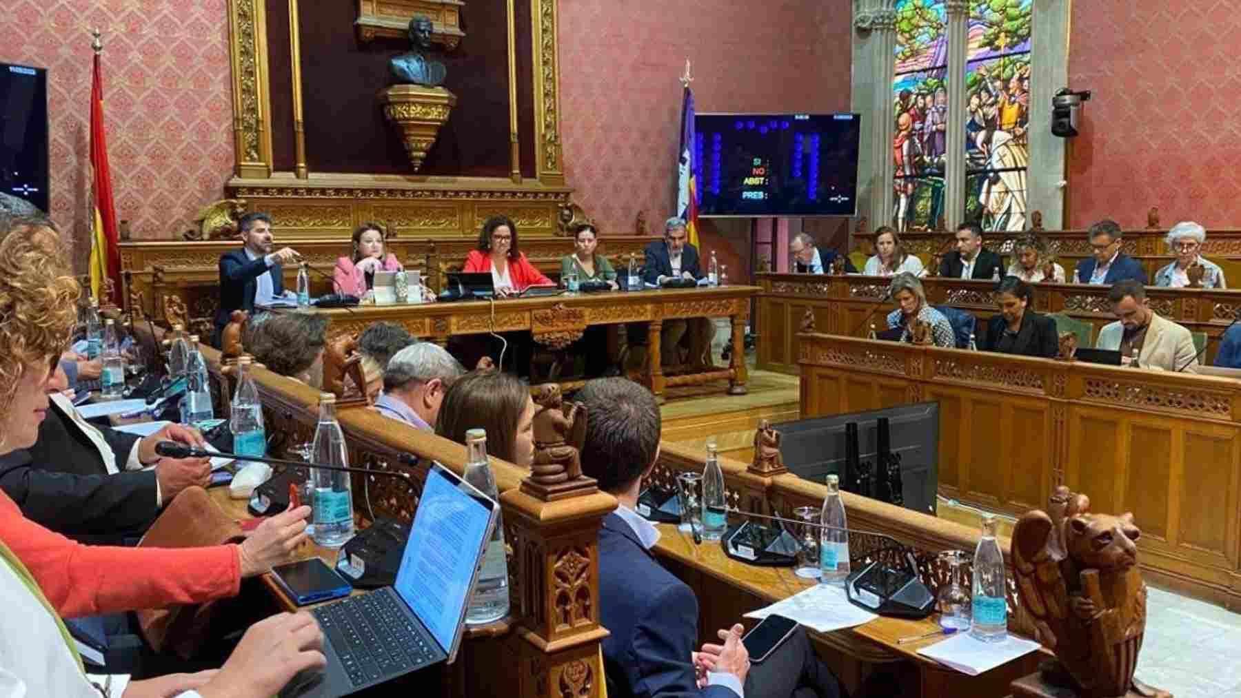 Pleno en el Consell de Mallorca.