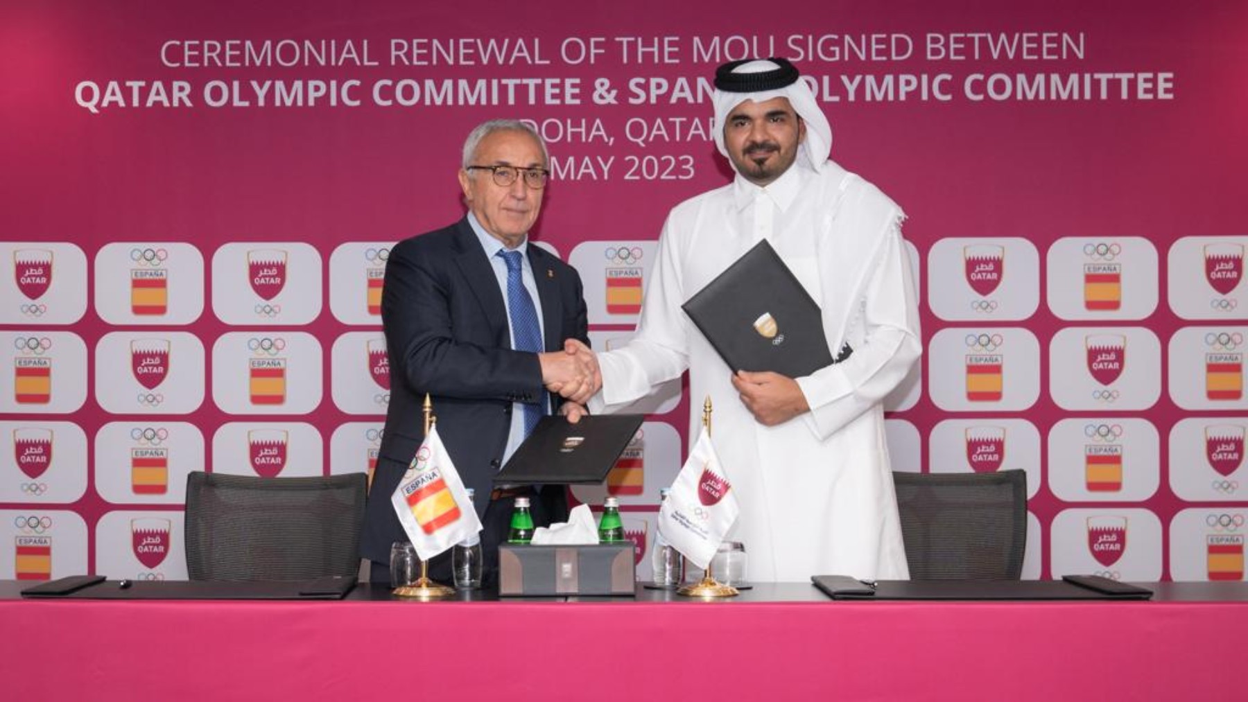 Alejandro Blanco y el presidente del Comité Olímpico de Qatar, Sheikh Joaan Bin Hamad Al-Thani. (COE)
