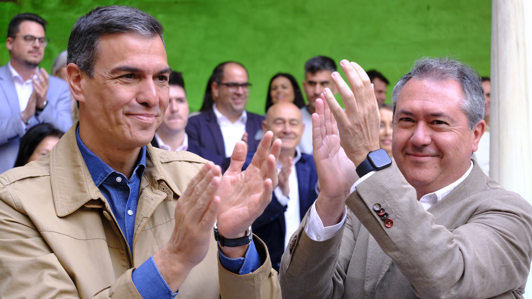El presidente del Gobierno, Pedro Sánchez, junto al secretario general del PSOE-A, Juan Espadas (EUROPA PRESS).