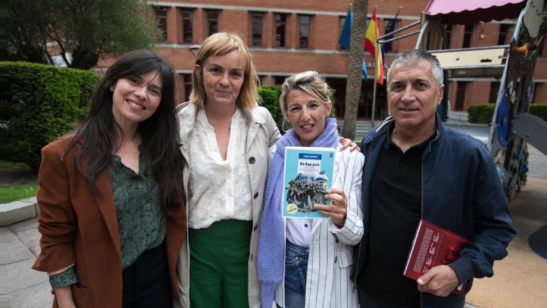 Yolanda Díaz con la candidata de Podemos Asturias.