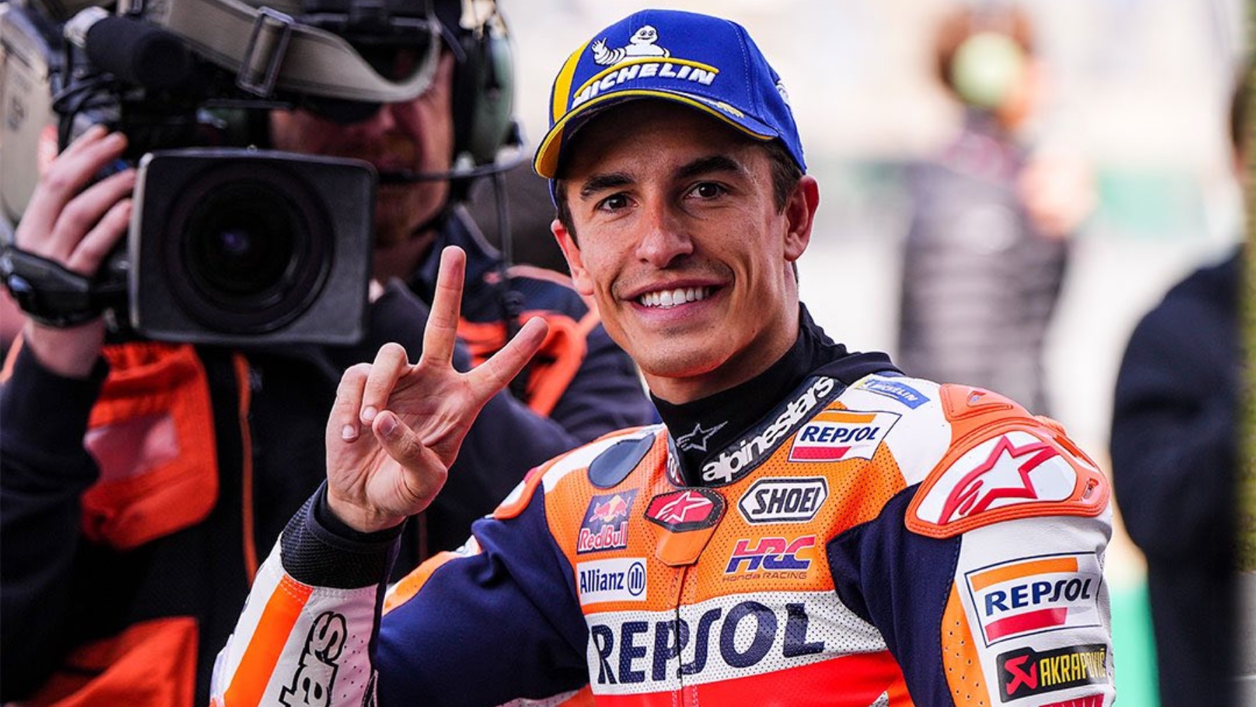 Marc Márquez celebra su segundo puesto en el GP de Francia de MotoGP. (AFP)