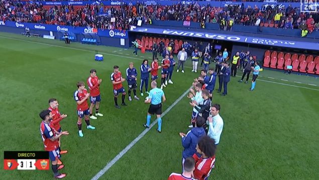 El bonito gesto de Osasuna a Mateu Lahoz en su último partido en Pamplona
