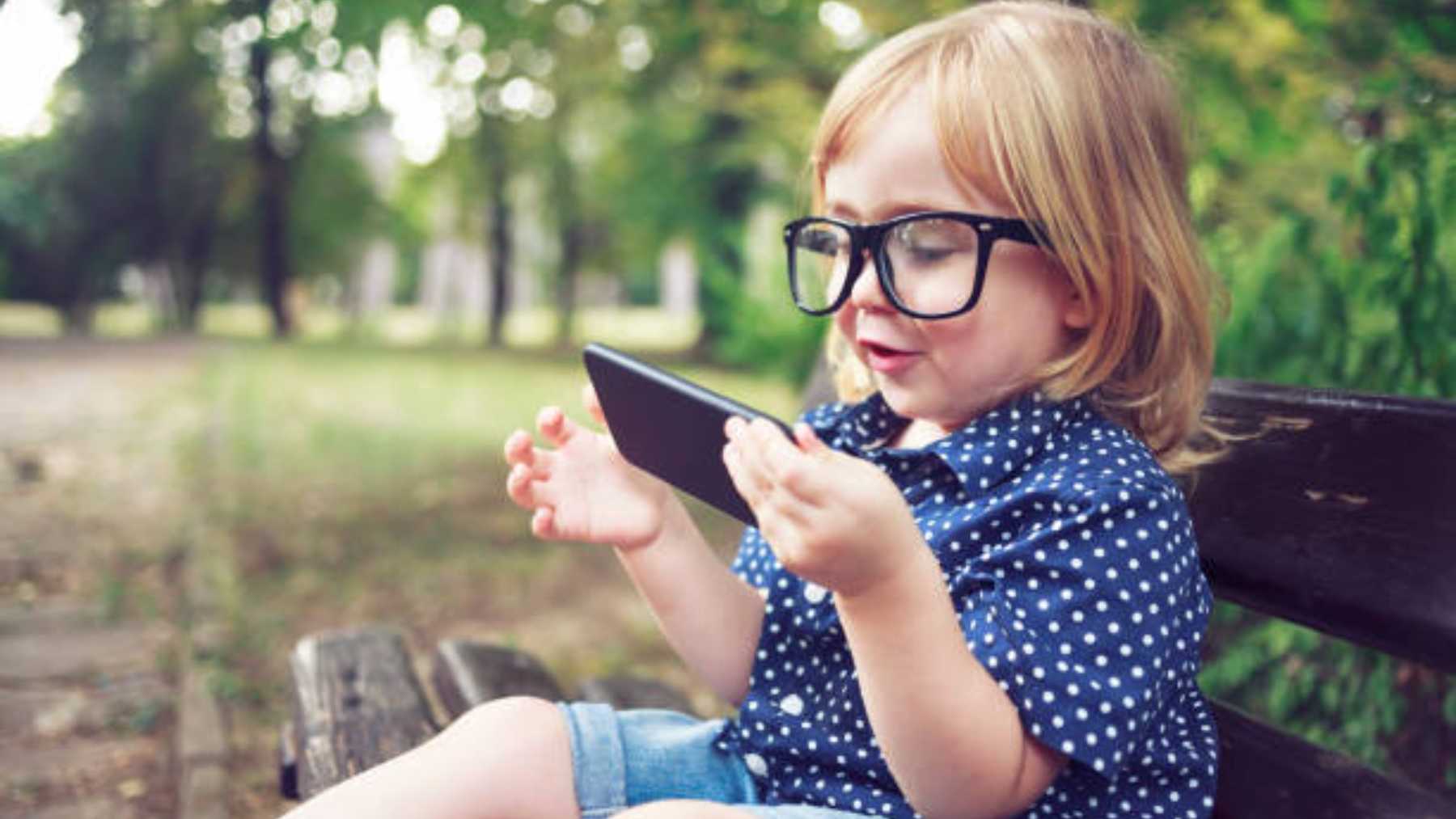 Cómo quitarle el móvil a los niños pequeños consejos útiles