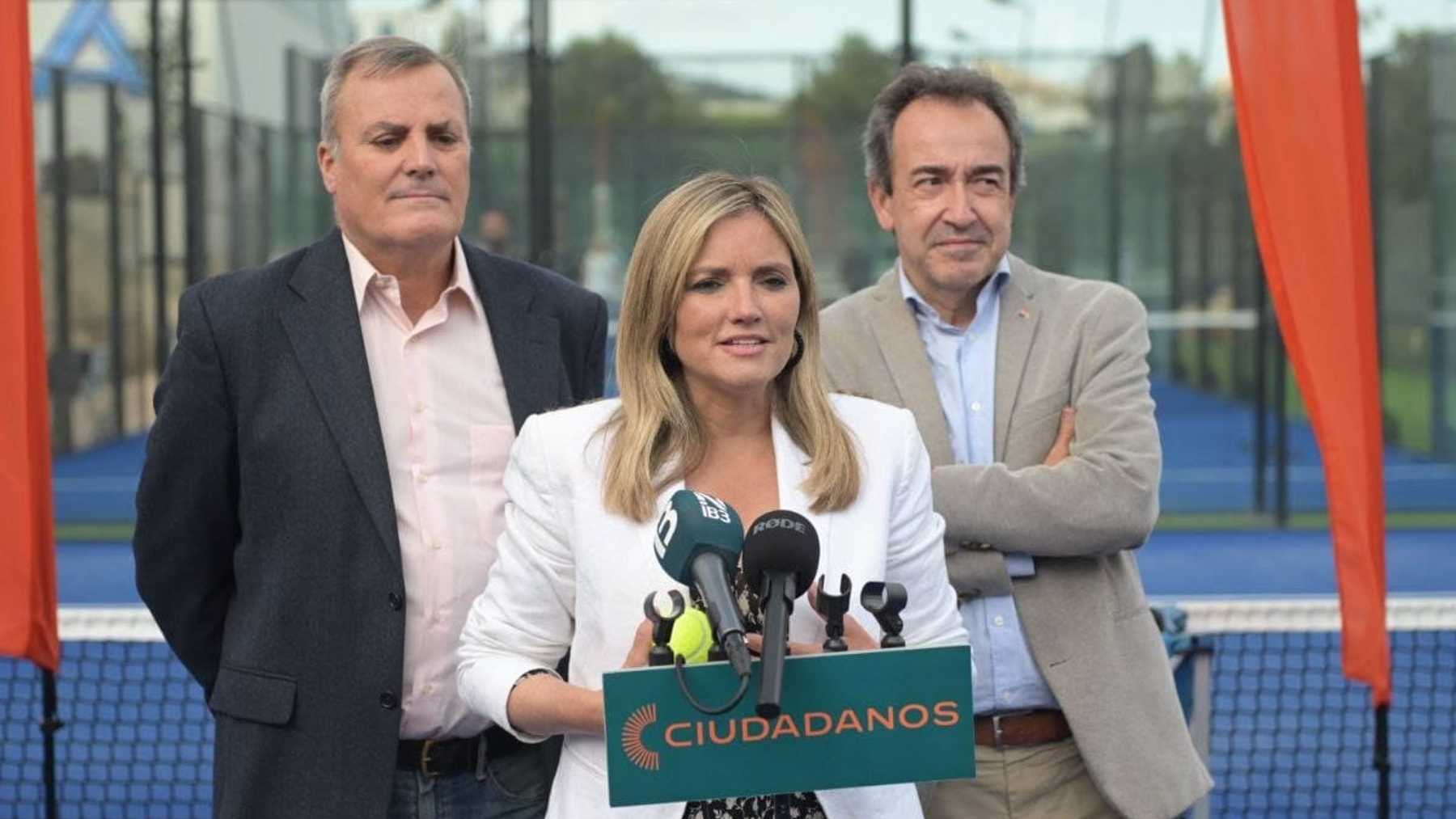 La candidata de Ciudadanos al Govern, Patricia Guasp, junto a otros candidatos. – CIUDADANOS