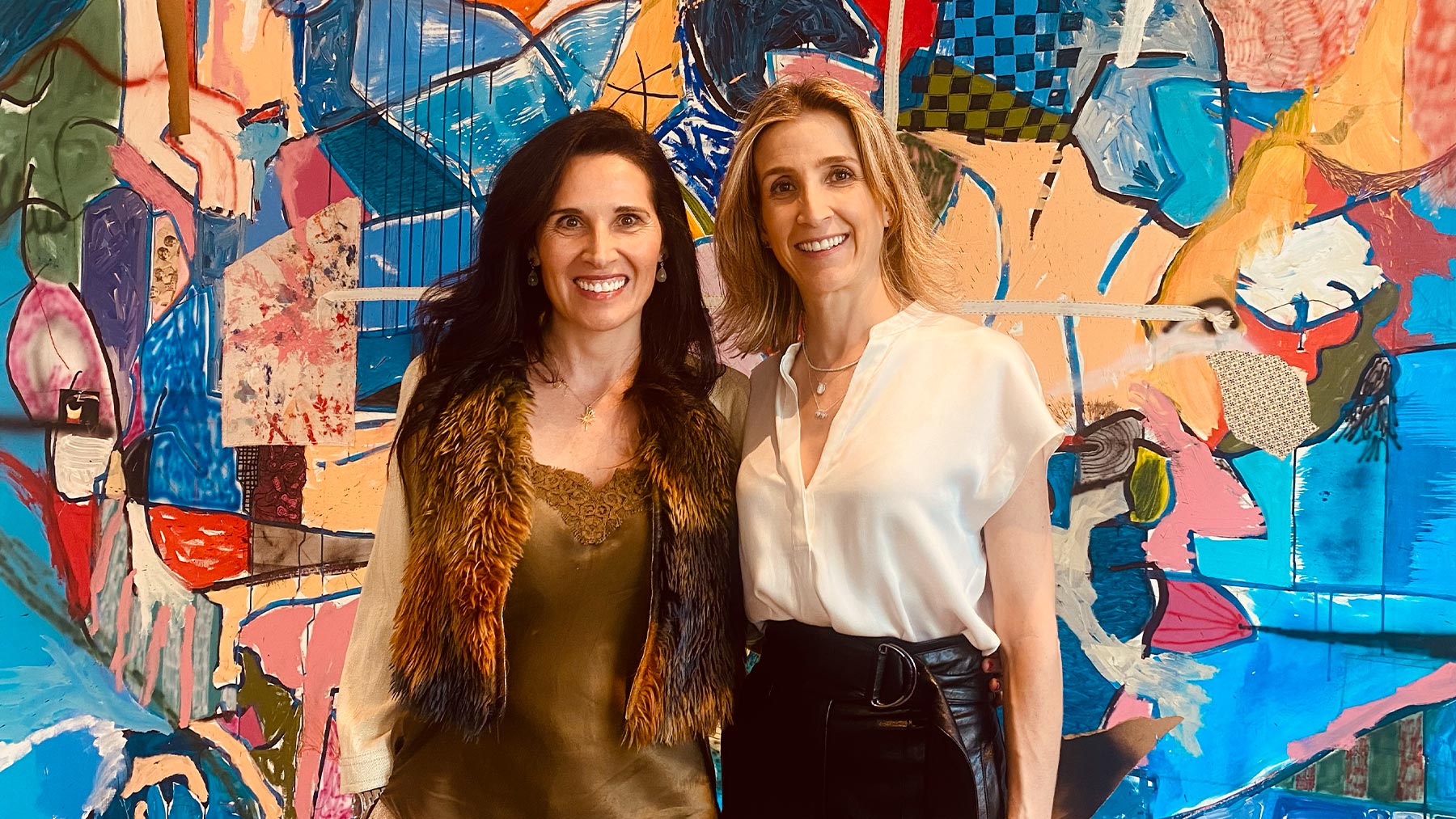 Sofía Urbina, fundadora de Art Advisory Services, y Ana González, directora general de la inmobiliaria Alzaria. @OKDIARIO