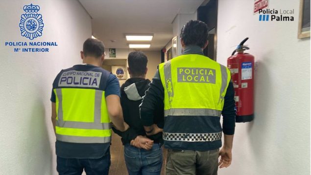 Detenidos dos jóvenes argelinos en Palma por 11 robos con violencia