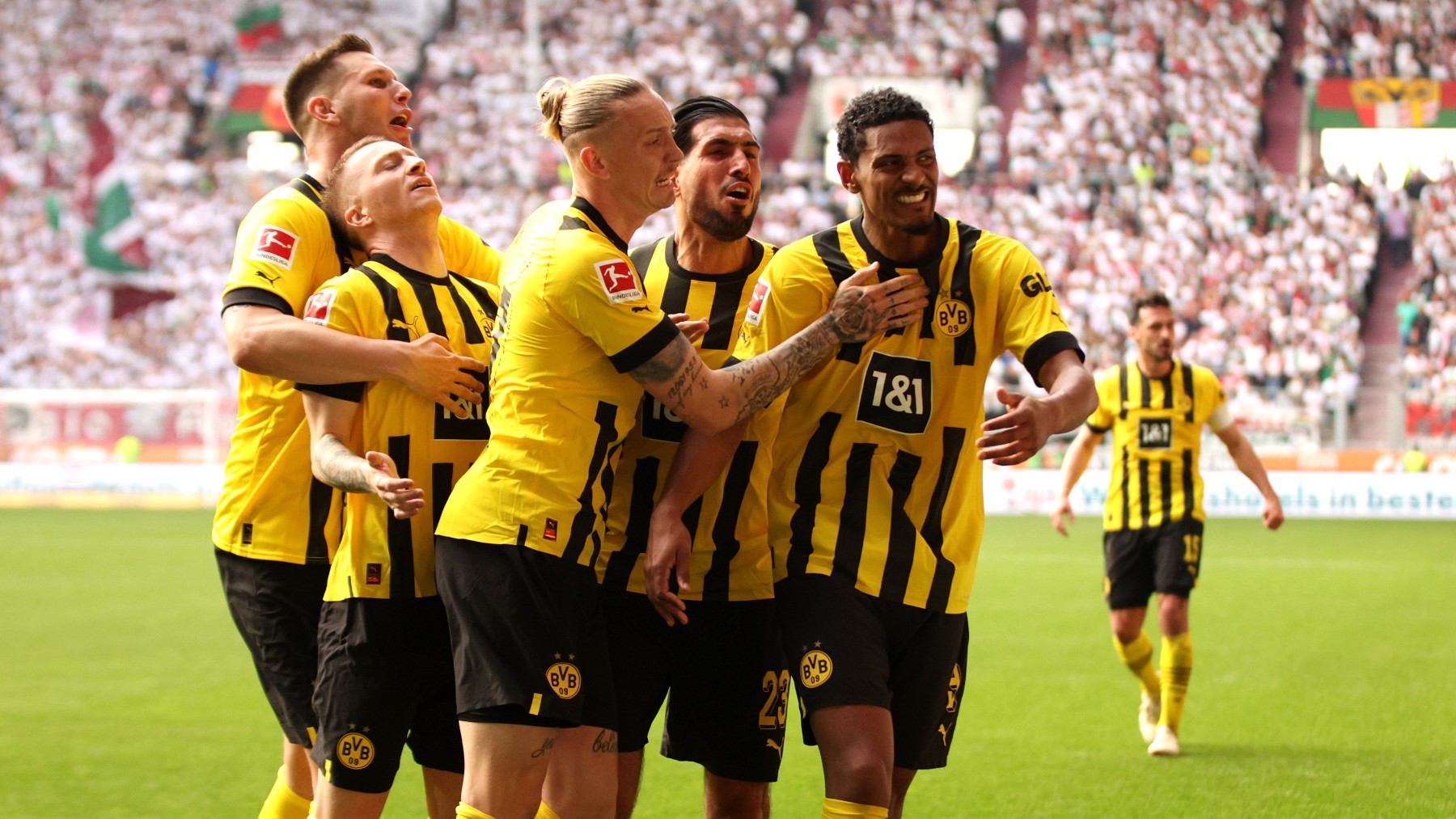 Haller, celebra uno de sus goles con el Dortmund. (Getty)