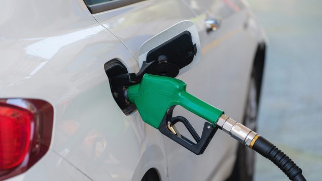 Ten muchísimo cuidado: los peligros a los que te enfrentas si echas gasolina low cost