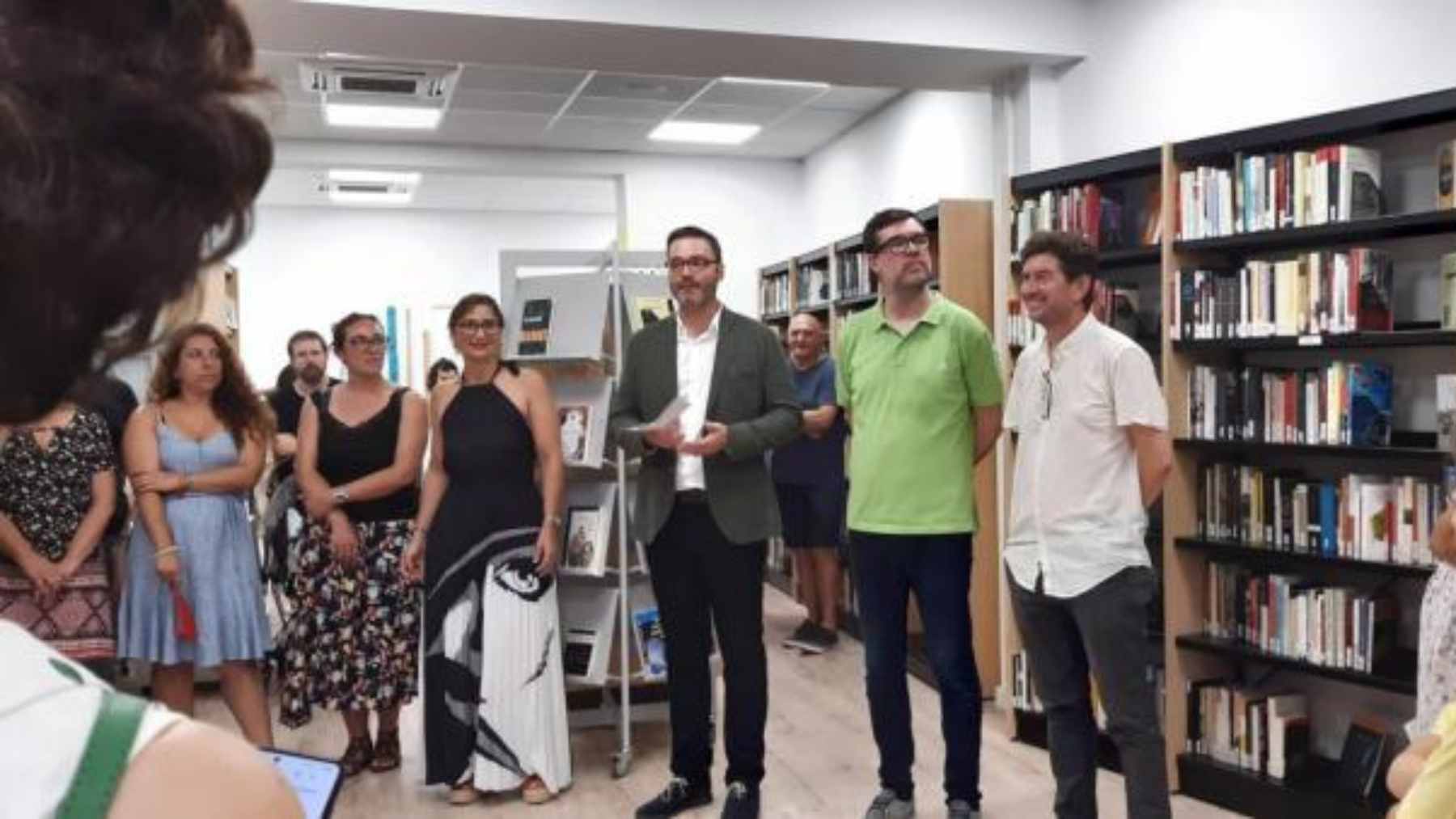 El alcalde socialista de Palma, José Hila, con los concejales Noguera y Jarabo en la biblioteca de Pere Garau.