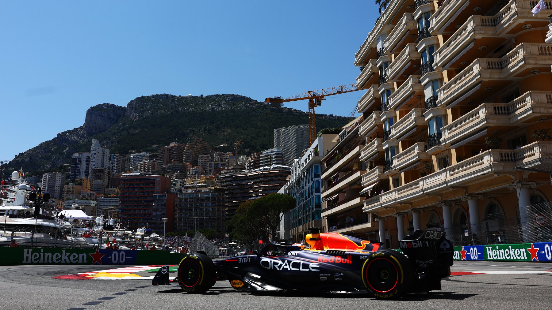 Verstappen rodando en Mónaco. (Getty)