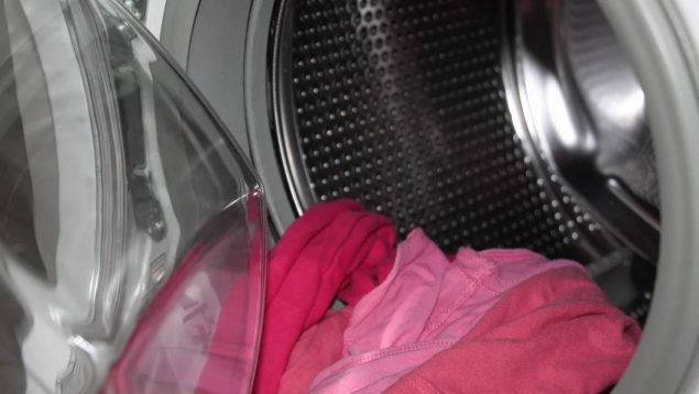 Todo lo que debes saber sobre cómo usar la lejía en la lavadora