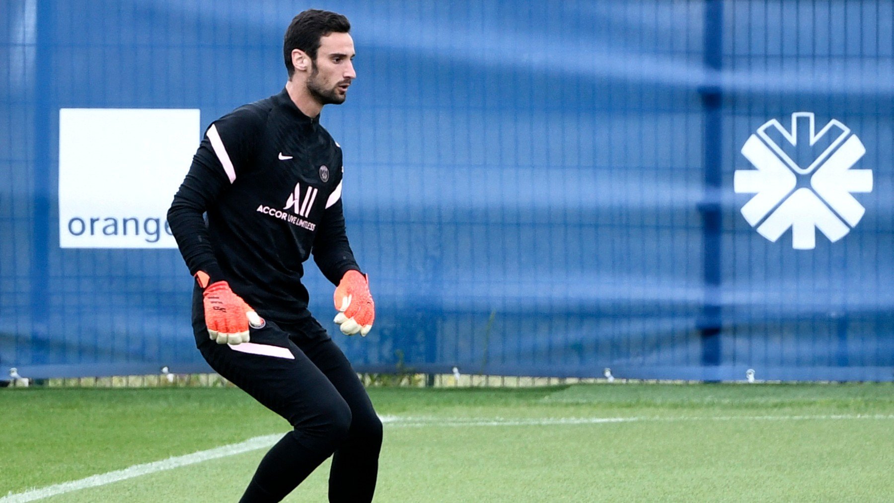 Sergio Rico, durante un partido con el PSG. (AFP)