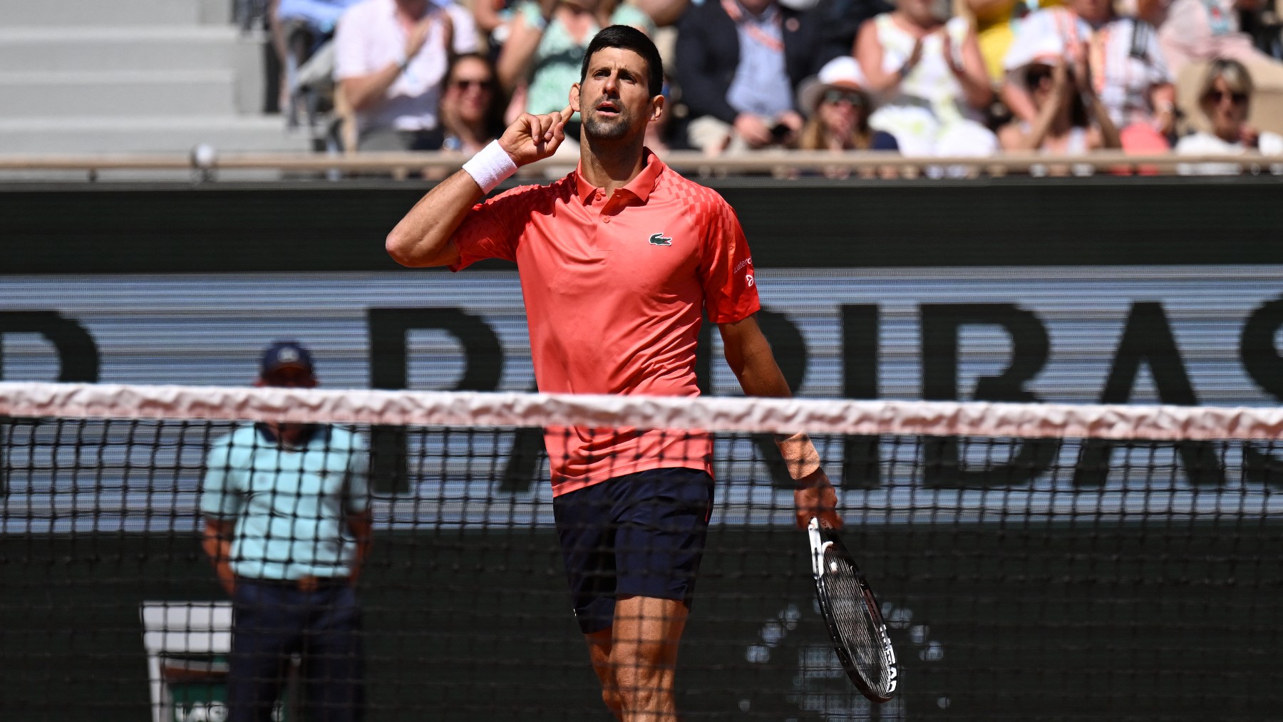 Novak Djokovic, en su primer partido en Roland Garros 2023. (AFP)