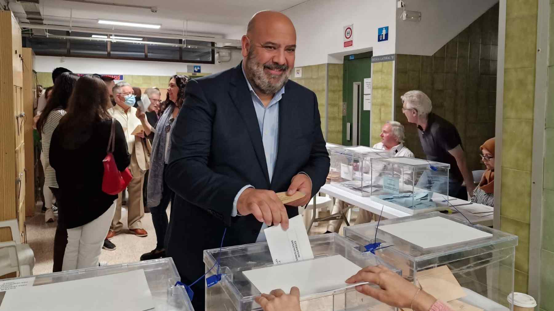 El presidente del PP de Palma, Jaime Martínez, votando en las elecciones del pasado domingo.
