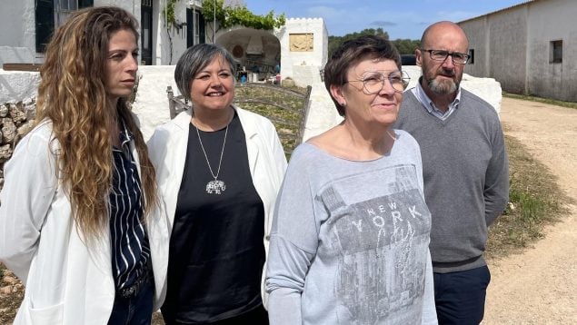 Cristina Gómez junto a otros miembros de Podemos.