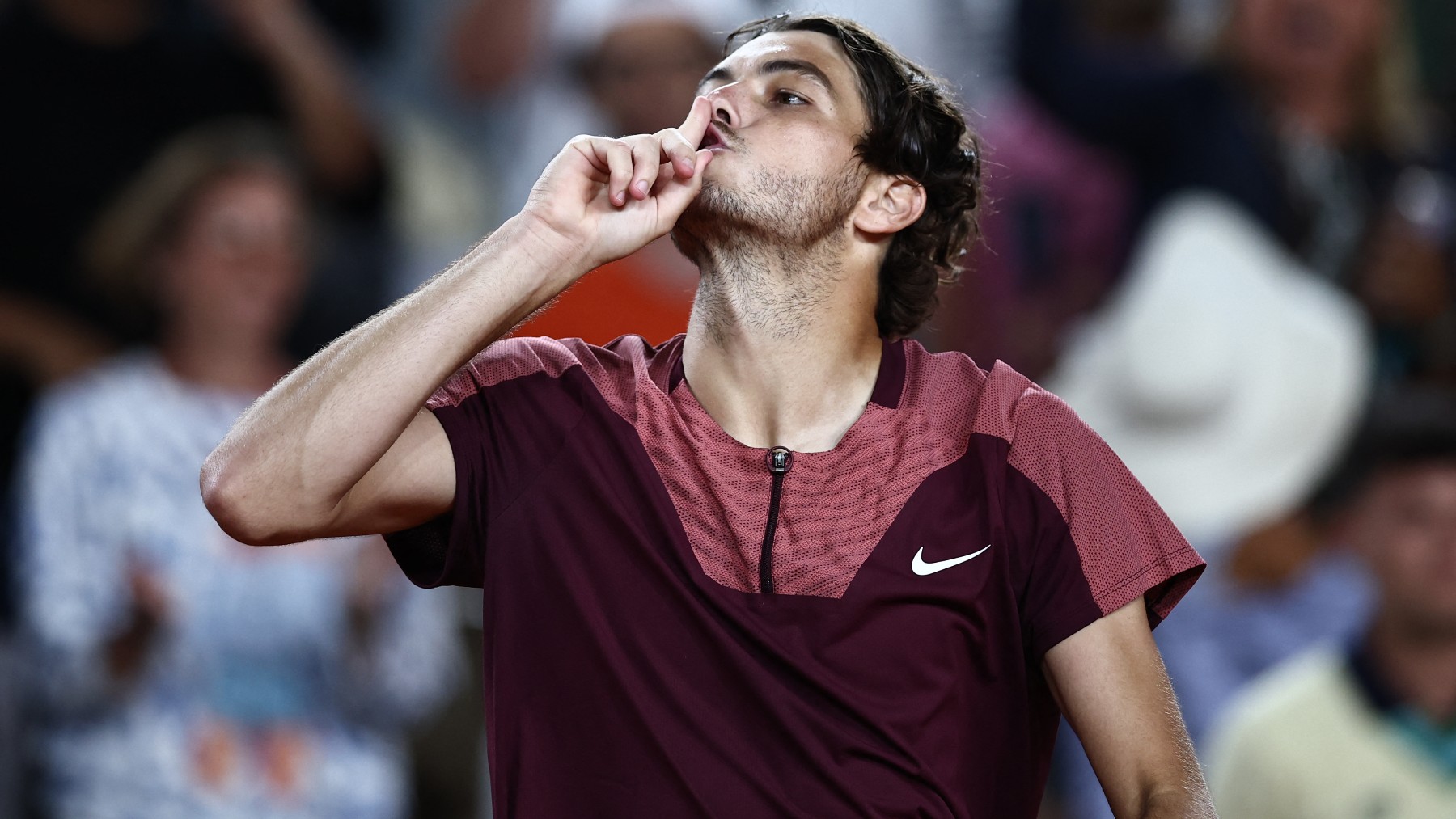 Fritz mandó callar al público de Roland Garros. (AFP)