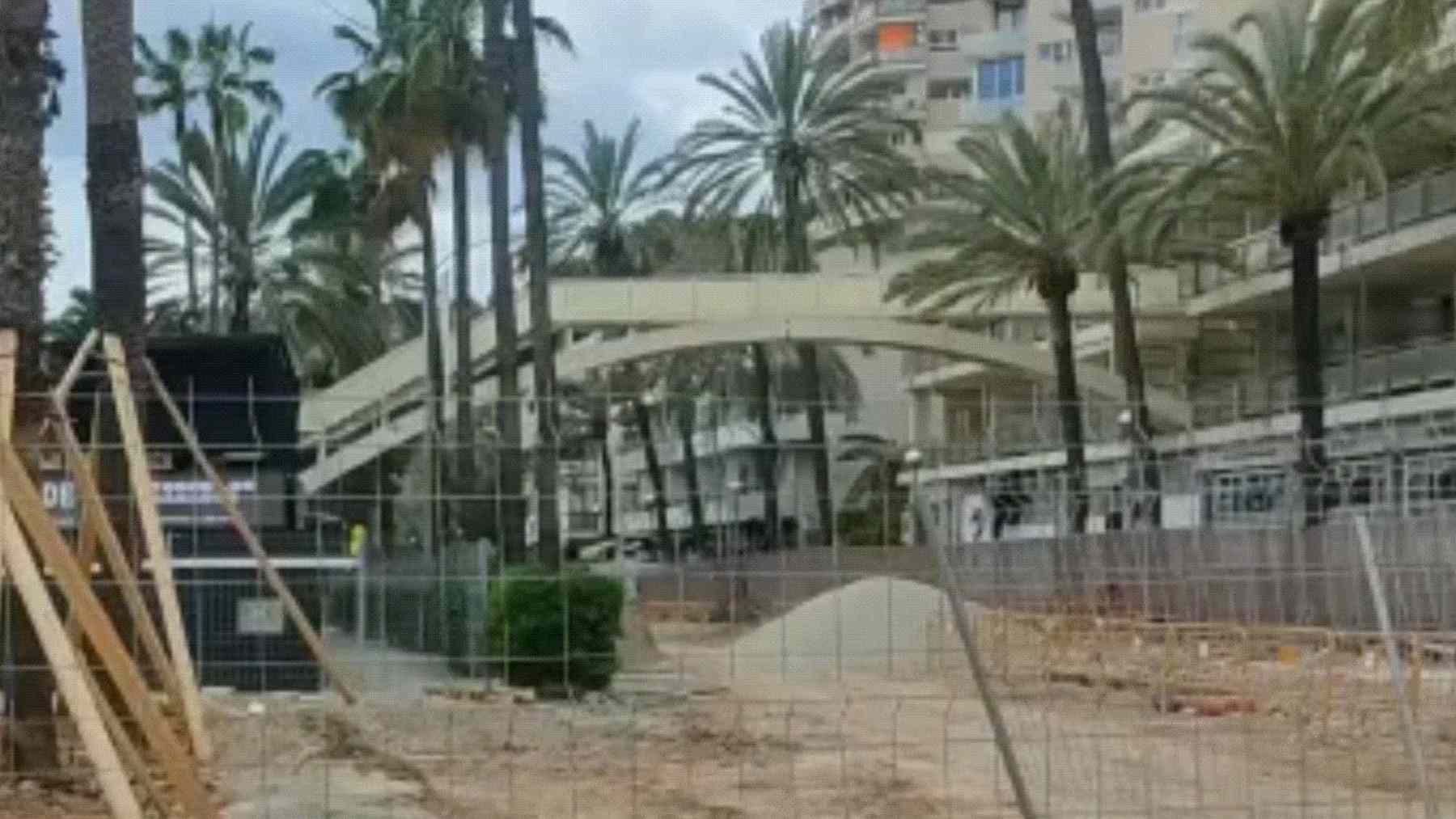 Imagen de la pasarela del Hotel Mediterráneo en el Paseo Marítimo de Palma.