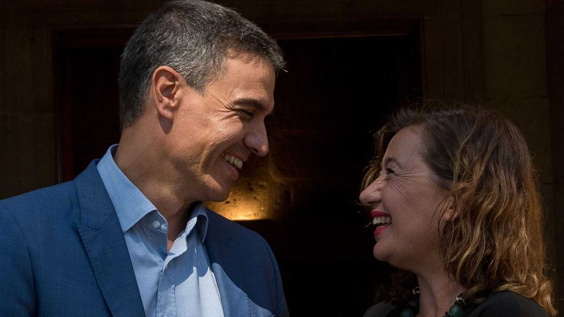 El presidente del Gobierno, Pedro Sánchez y la ex presidenta balear, Francina Armengol