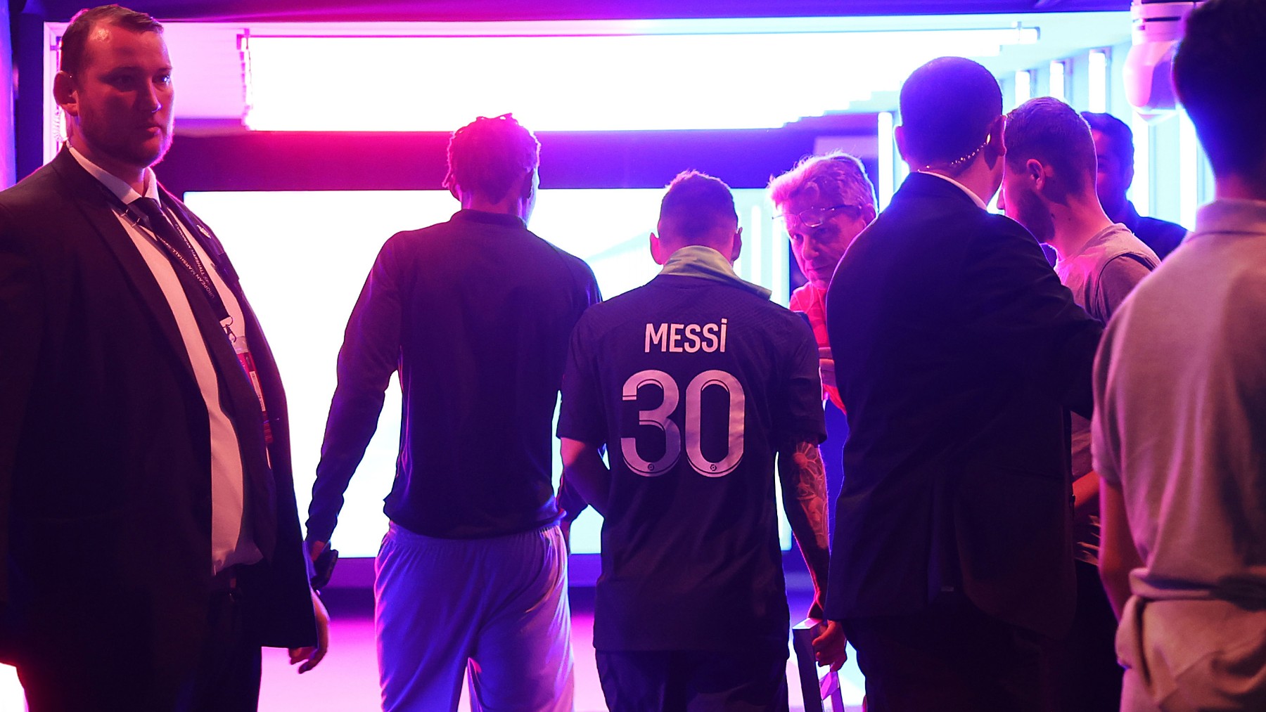 Leo Messi marchándose del Parque de los Príncipes. (Getty)