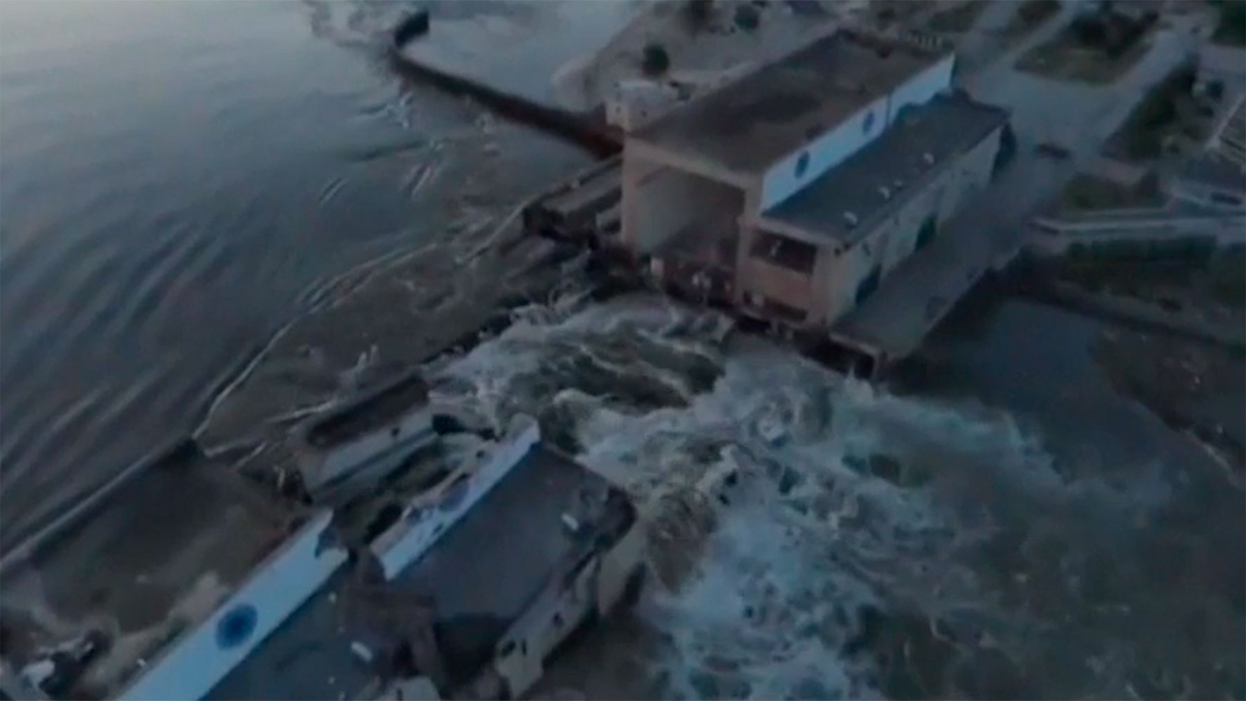 Graves inundaciones por la destrucción de la presa de Jersón