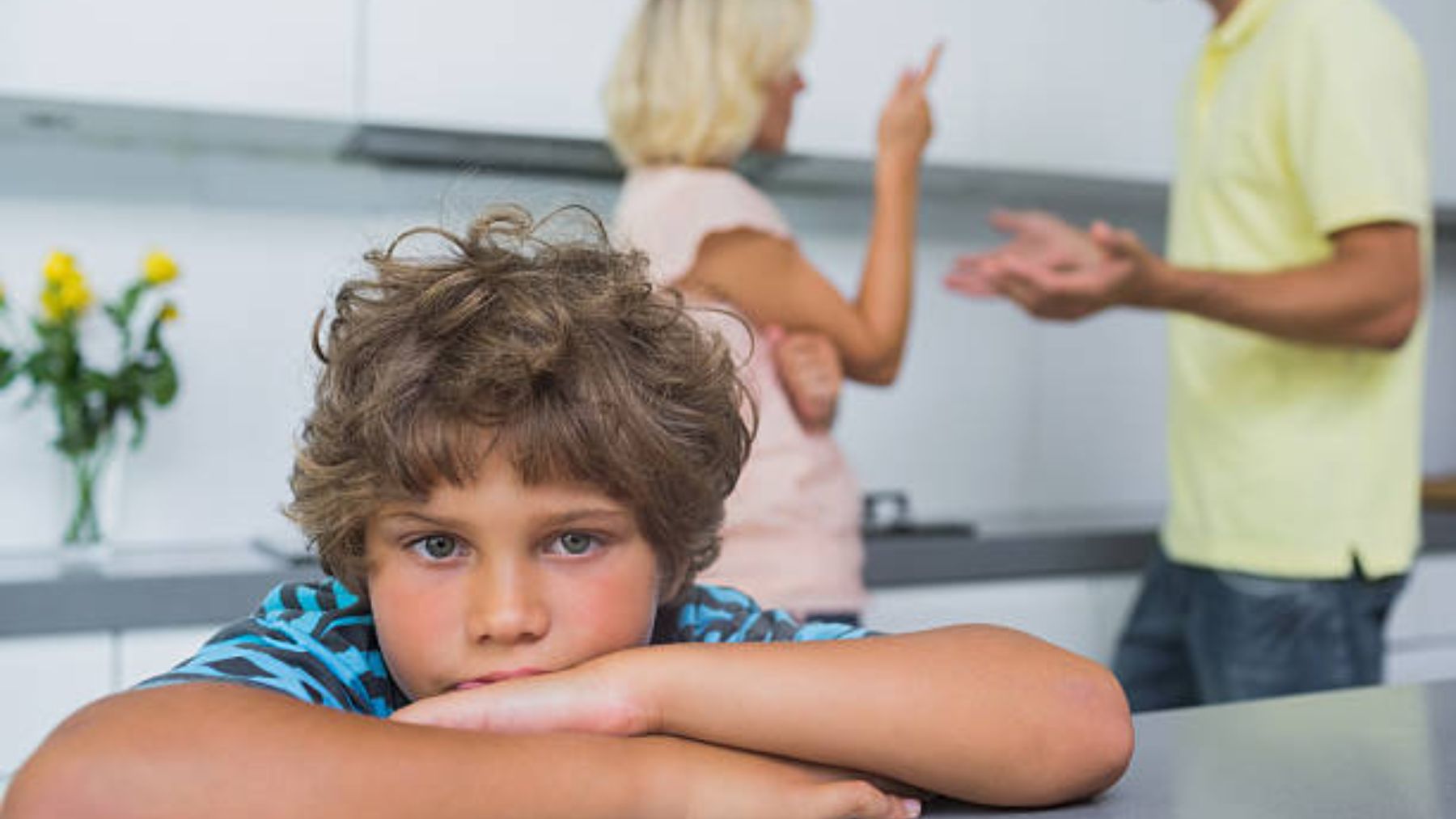 Cómo afrontar la separación sin dañar a los hijos según la AEP