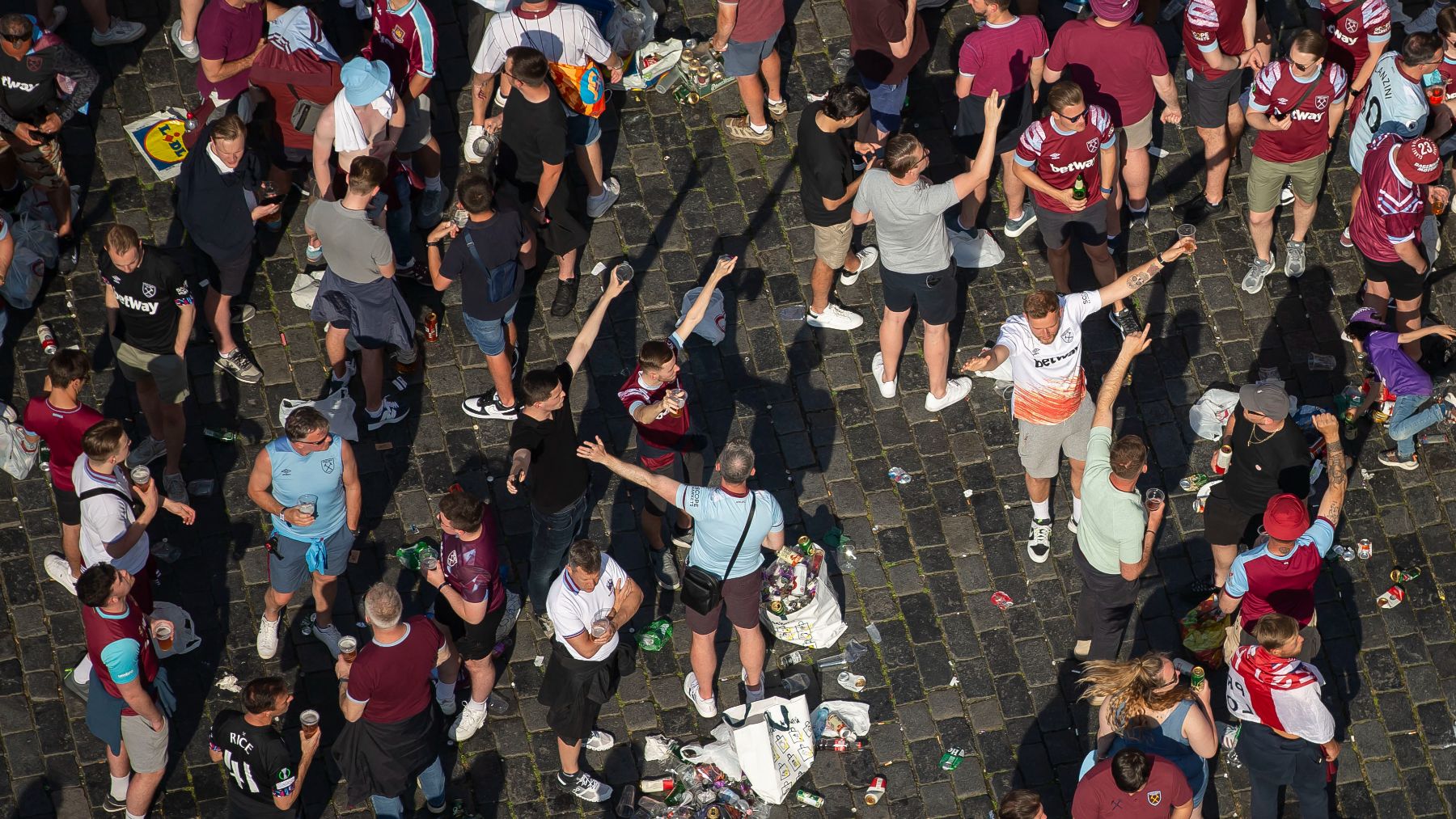 Aficionados del West Ham en Praga (AFP)