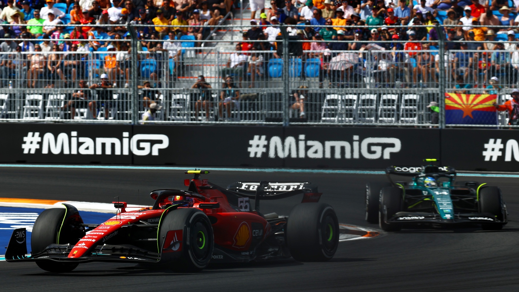 Carlos Sainz y Fernando Alonso en carrera. (Getty)