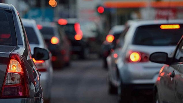 Polémica con esta señal de tráfico que lleva toda la vida en las carreteras: ¿para ti qué significa?