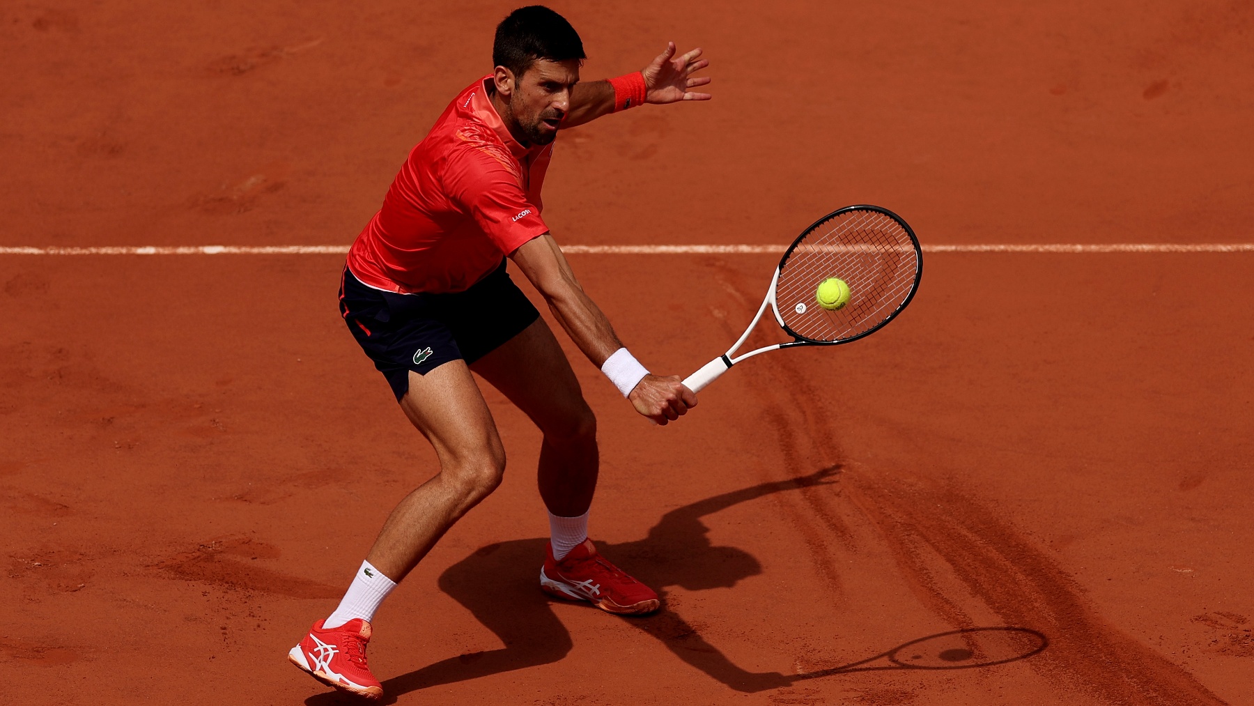 Novak Djokovic en la semifinal contra Carlos Alcaraz. (Getty)