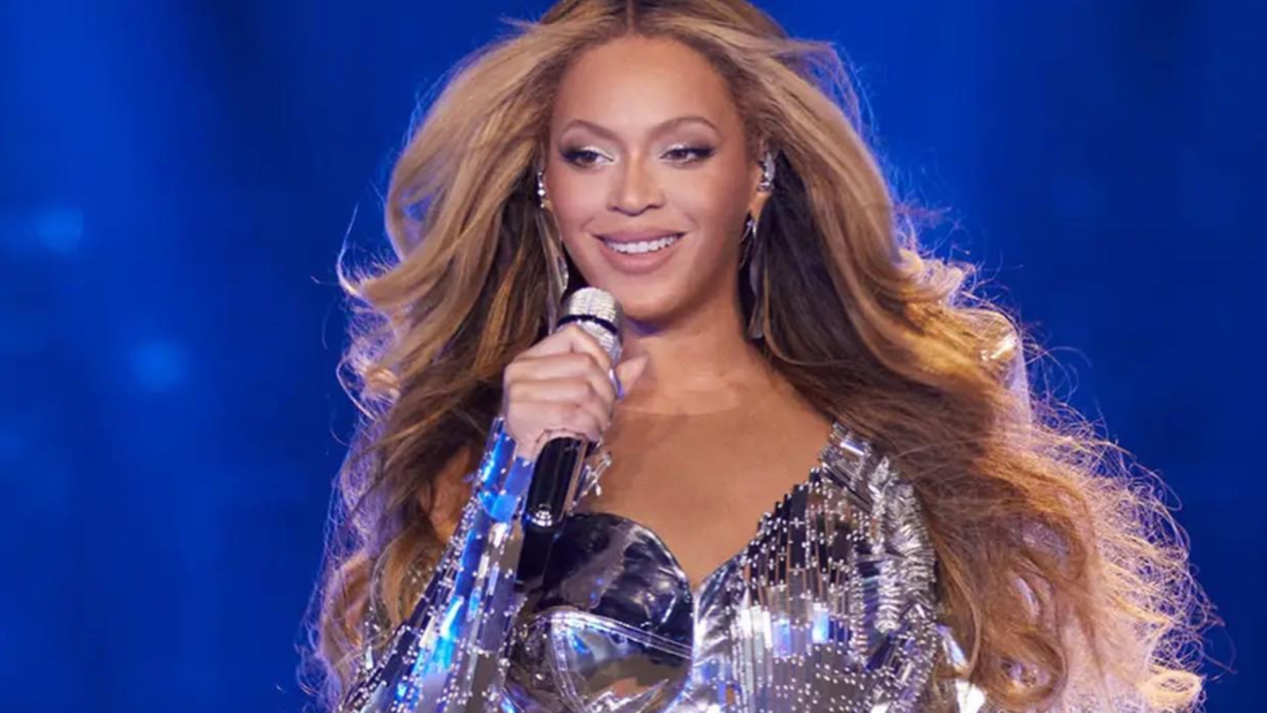 Beyoncé Spain on X: Beyoncé pone a la venta en su página web la