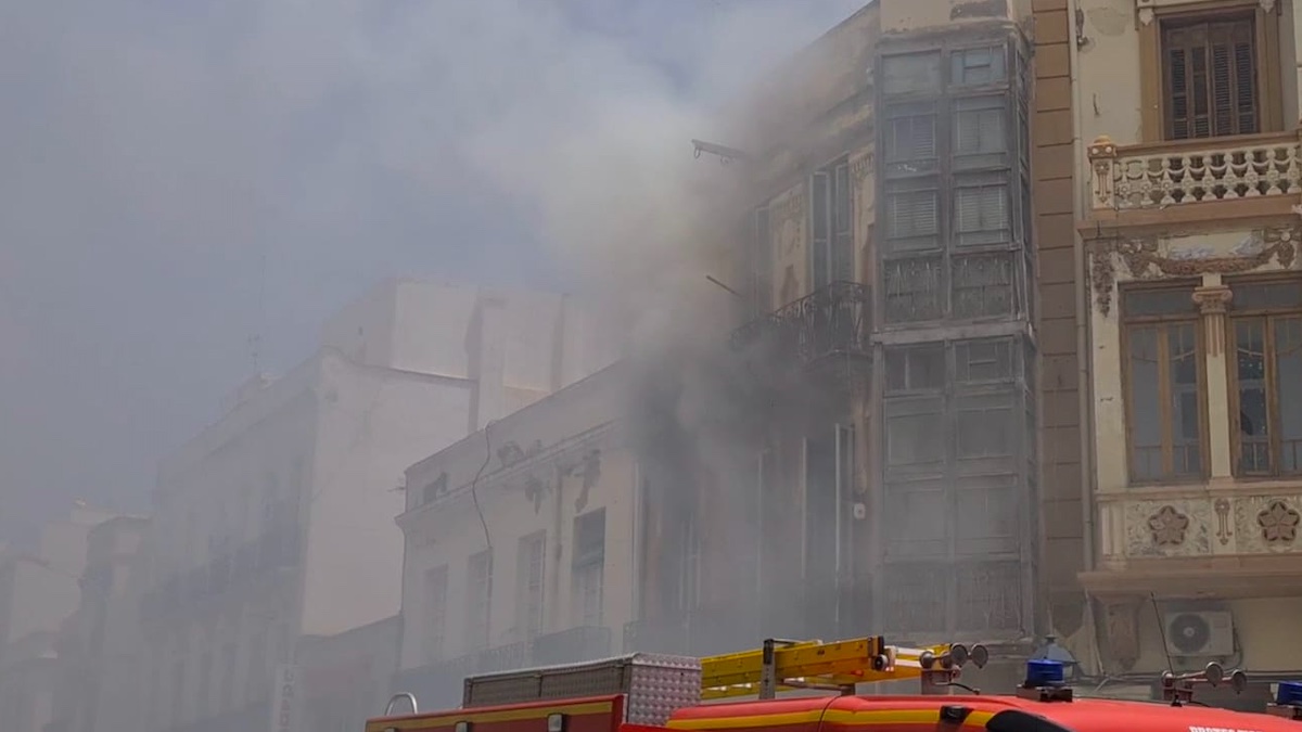 Edificio incendiado en Melilla.