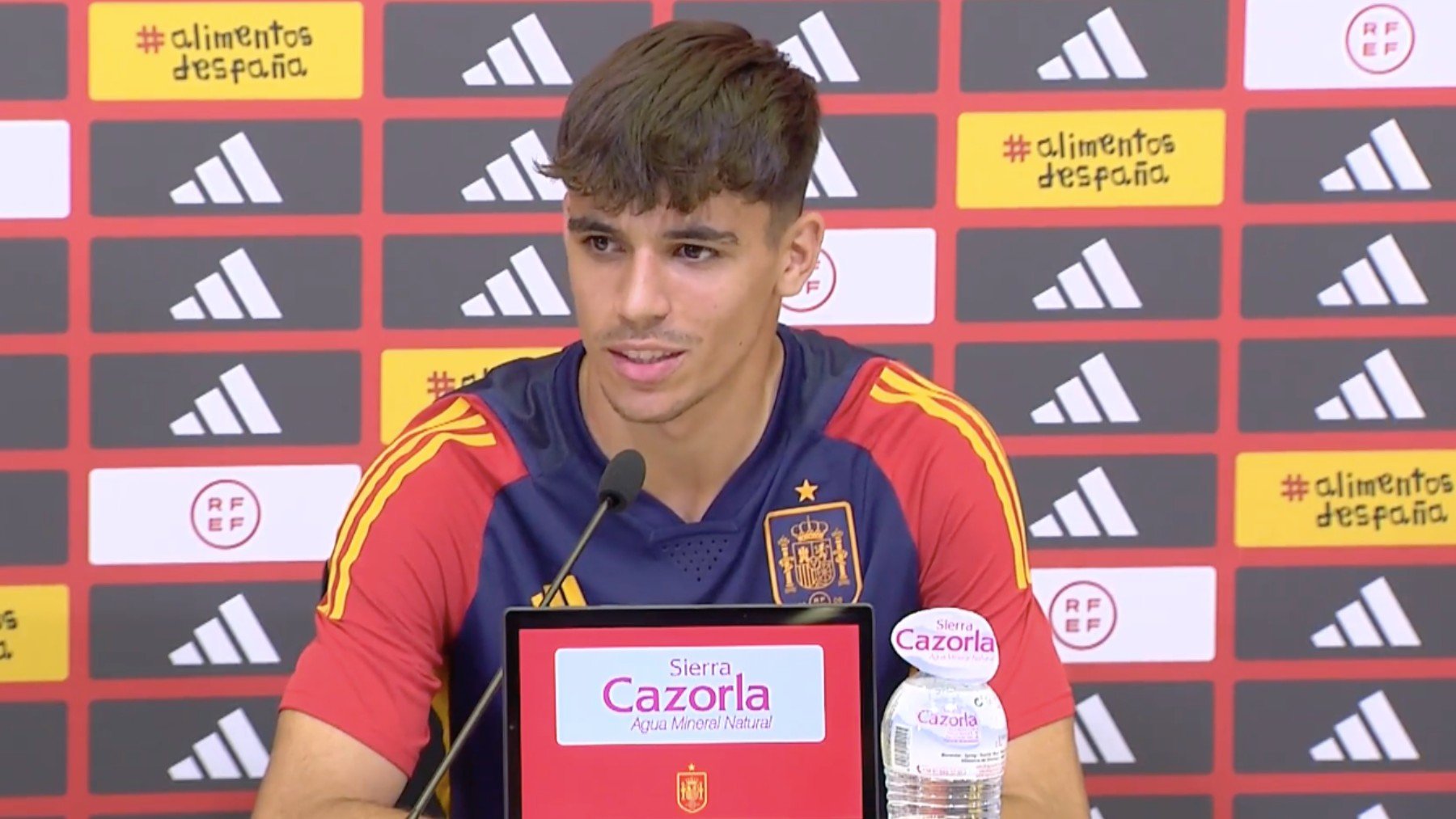 Gabri Veiga durante una rueda de prensa (RFEF)