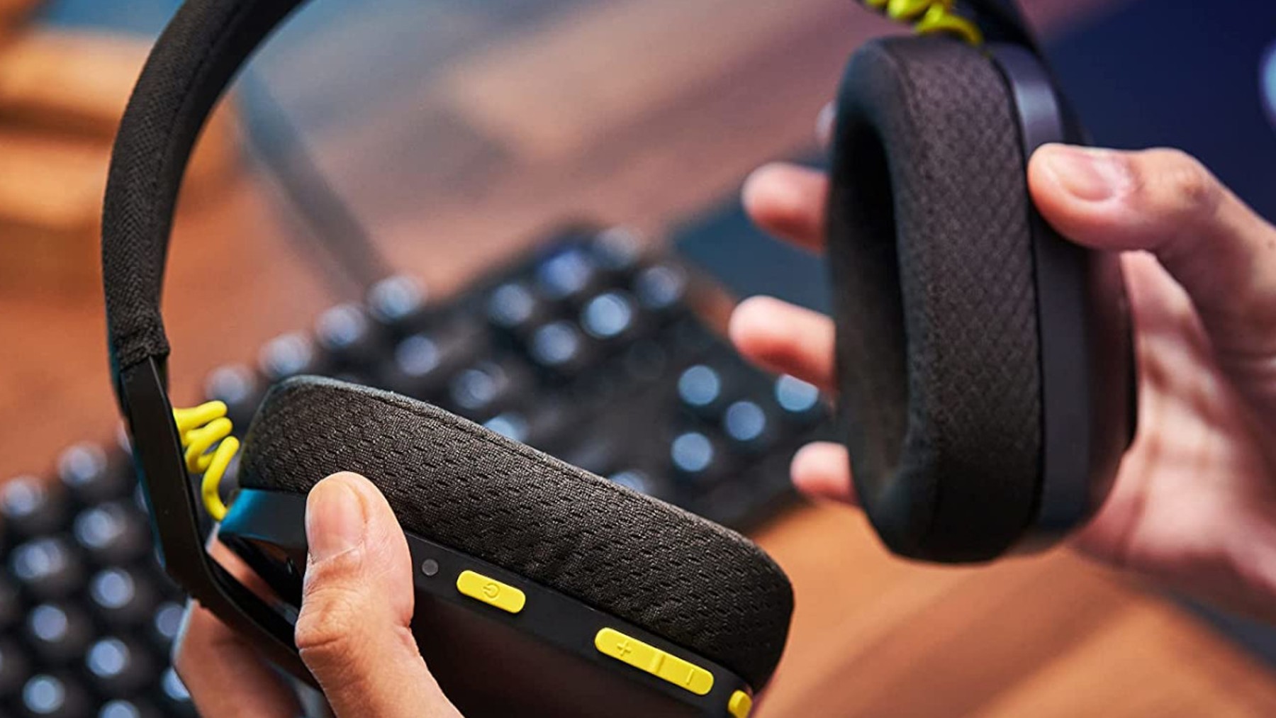 Estos auriculares Bluetooth de JBL son ideales para hacer deporte y ahora  tienen su precio rebajado