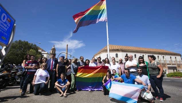 Bandera LGTBI en Cádiz.