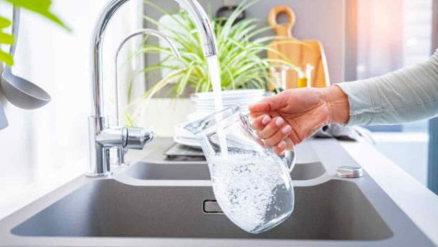 El agua de grifo de estas dos ciudades están siendo noticia: ¿qué está pasando?