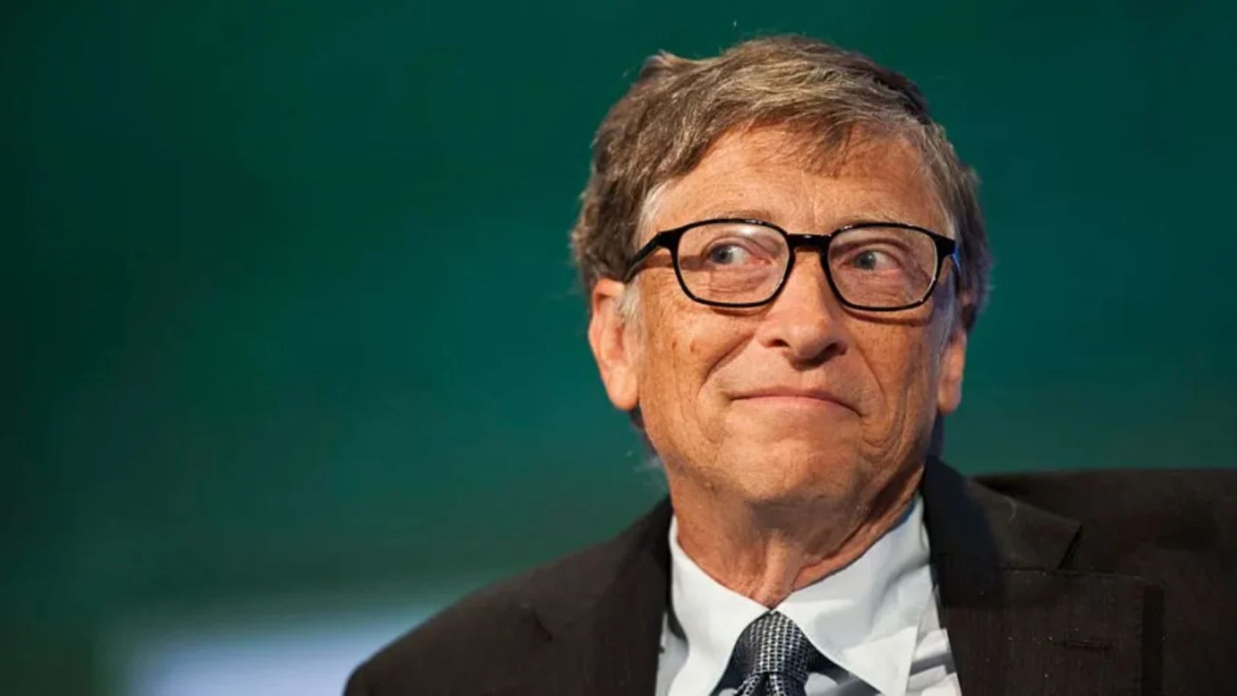 ¿Por qué la casa de Bill Gates tiene una luz verde?