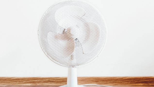 el error que no debes cometer al poner el ventilador tras meses sin usarlo