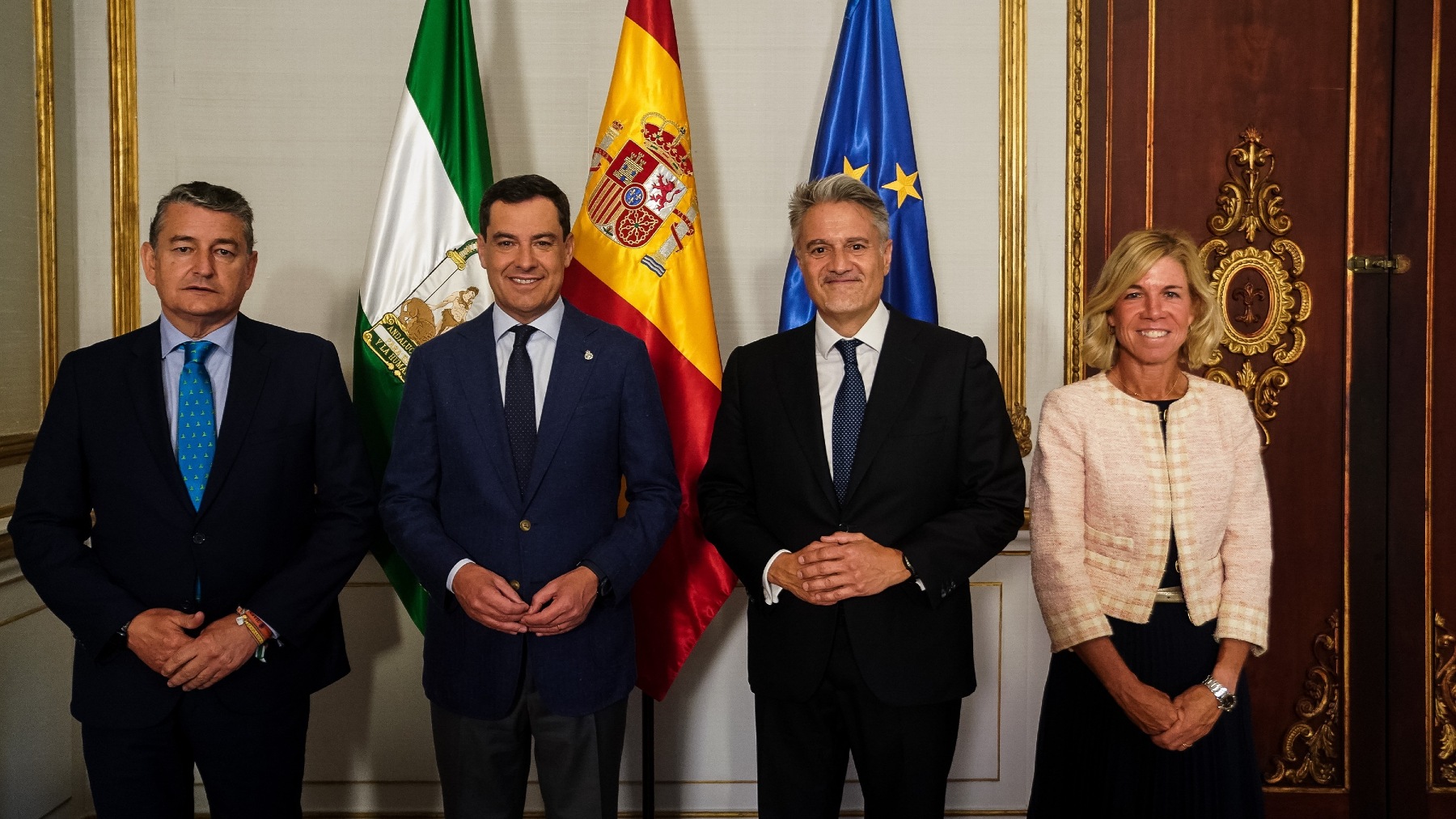 Juanma Moreno recibe en el Palacio de San Telmo al presidente de Microsoft España (JUNTA DE ANDALUCÍA).