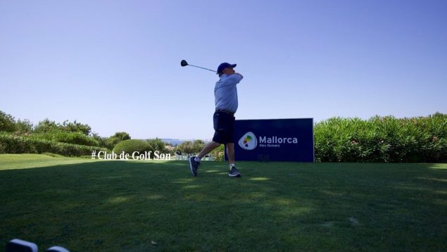 Javier Clemente en el Pula Golf.