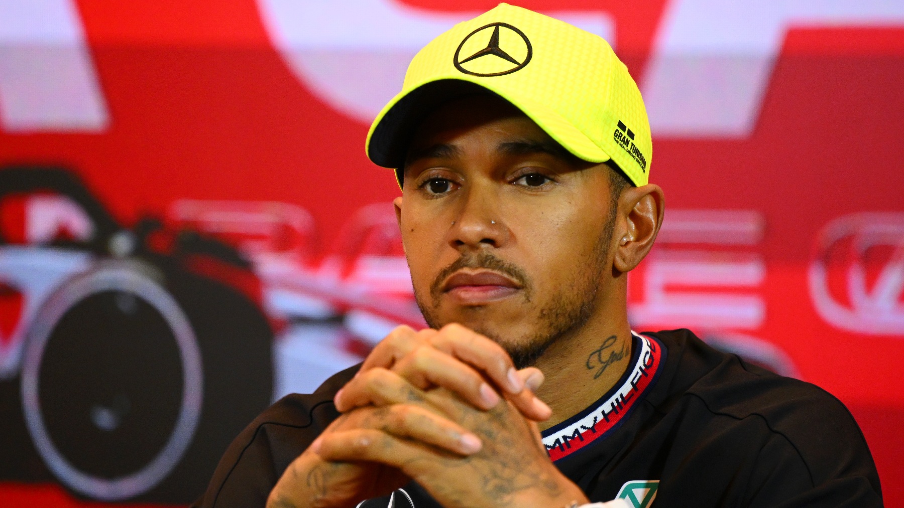 Lewis Hamilton en una rueda de prensa de la F1. (Getty)