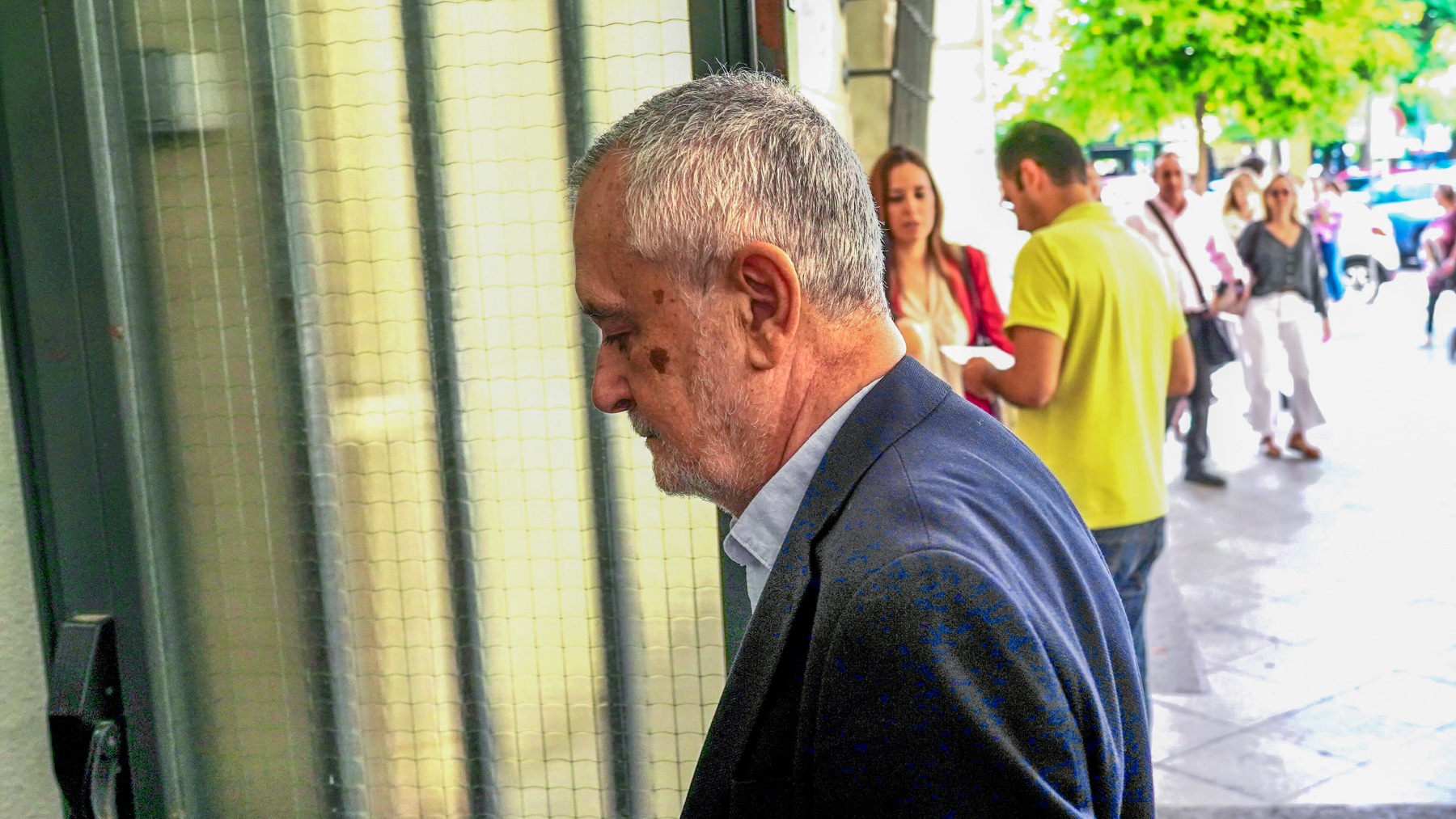 El ex presidente de la Junta de Andalucía, José Antonio Griñán, llegando a los juzgados (EUROPA PRESS).