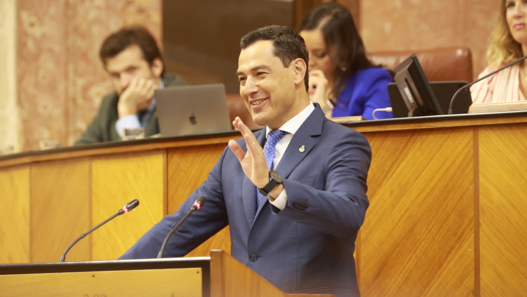 El presidente de la Junta, Juanma Moreno, durante en el debate sobre la situación política de Andalucía (EUROPA PRESS).